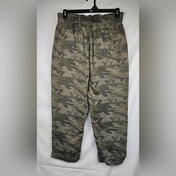 Stitch Star Womens Camo Print Belted Stretchy Capri Sz 10 Athleisure Summer Punk - Picture 2 of 6